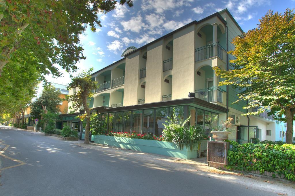 Hotel Giamaika Cesenatico Exterior photo
